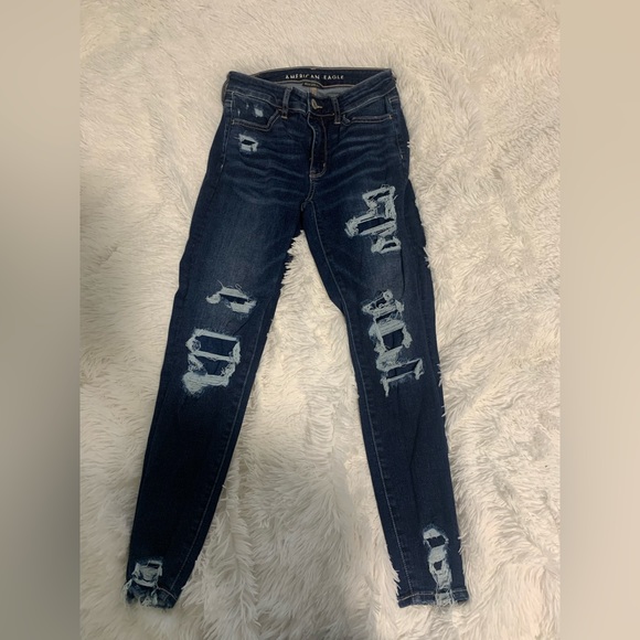 Dark wash ripped American eagle jeans - Picture 2 of 3